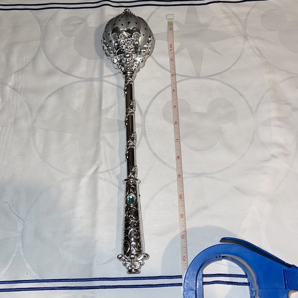 Disney Parks Exclusive- CINDERELLA LIGHT UP WAND w SOUND - Picture 3 of 11